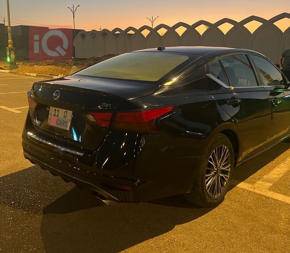 نيسان ألتيما